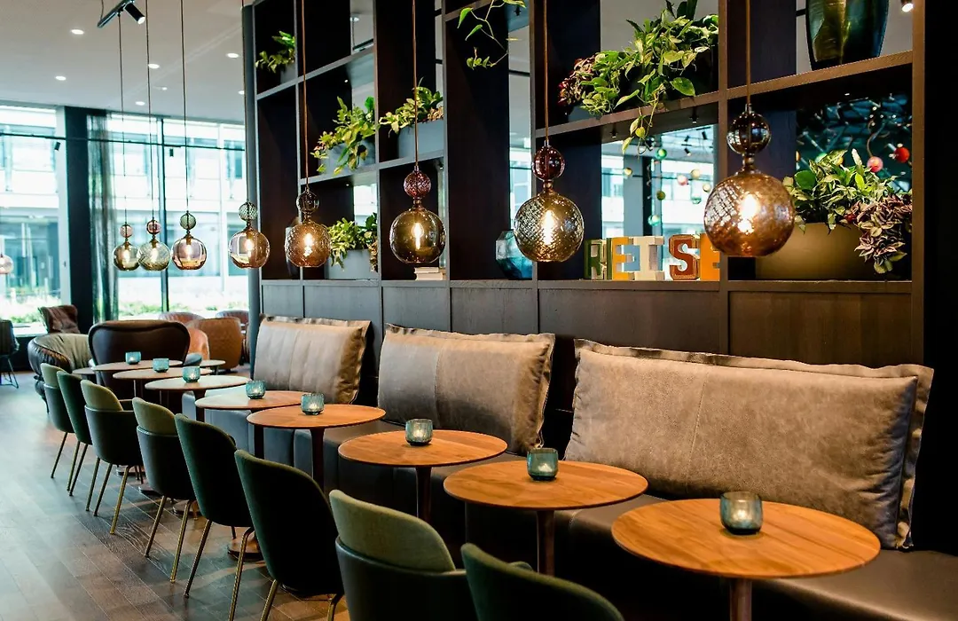 Motel One Stuttgart-Hauptbahnhof-1